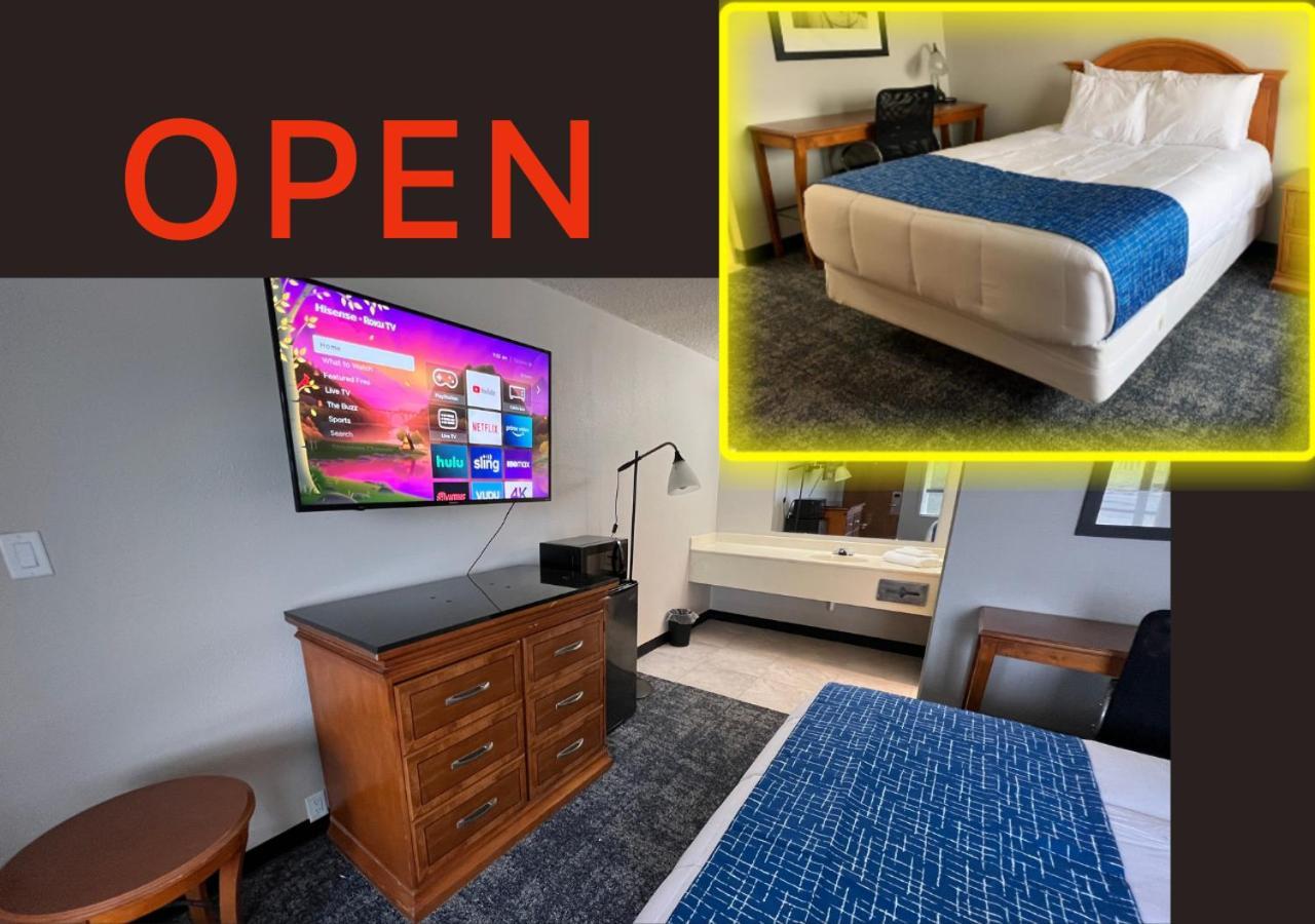 Travelodge By Wyndham Lincoln Northeast Екстер'єр фото